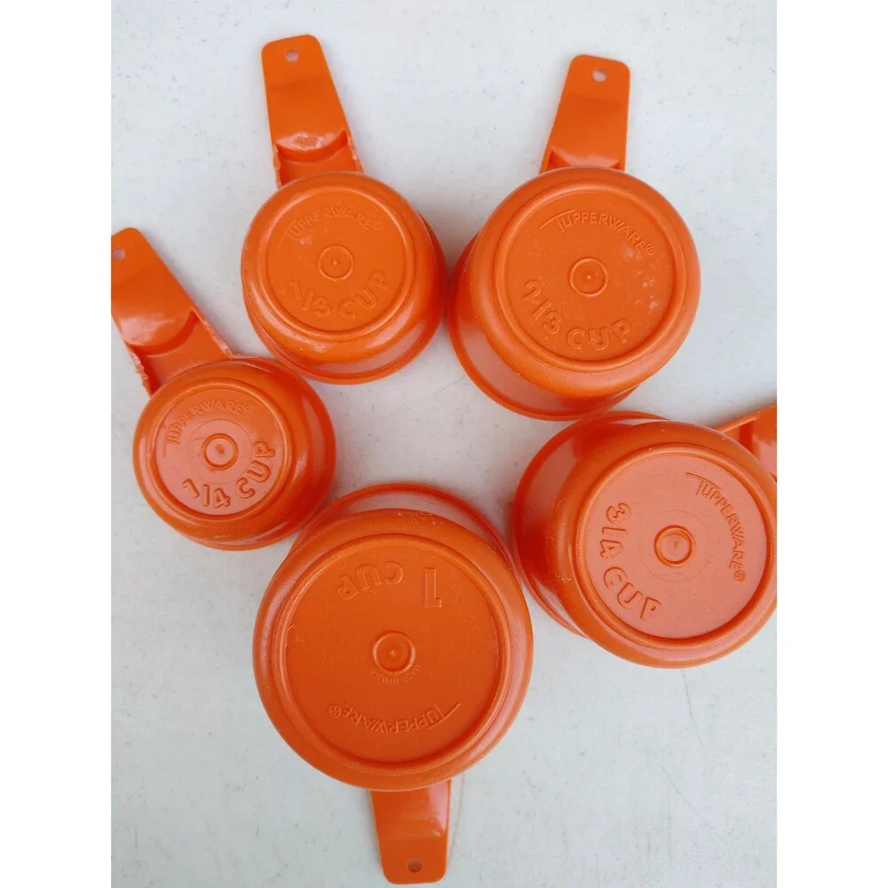 Genuine Tupperware Measuring Set of 5 Scoops in Bright Orange